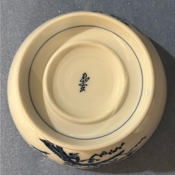 2 Vintage, blue & white porcelain Japanese/ asian rice bowls and votive holder. - Picture 11 of 15